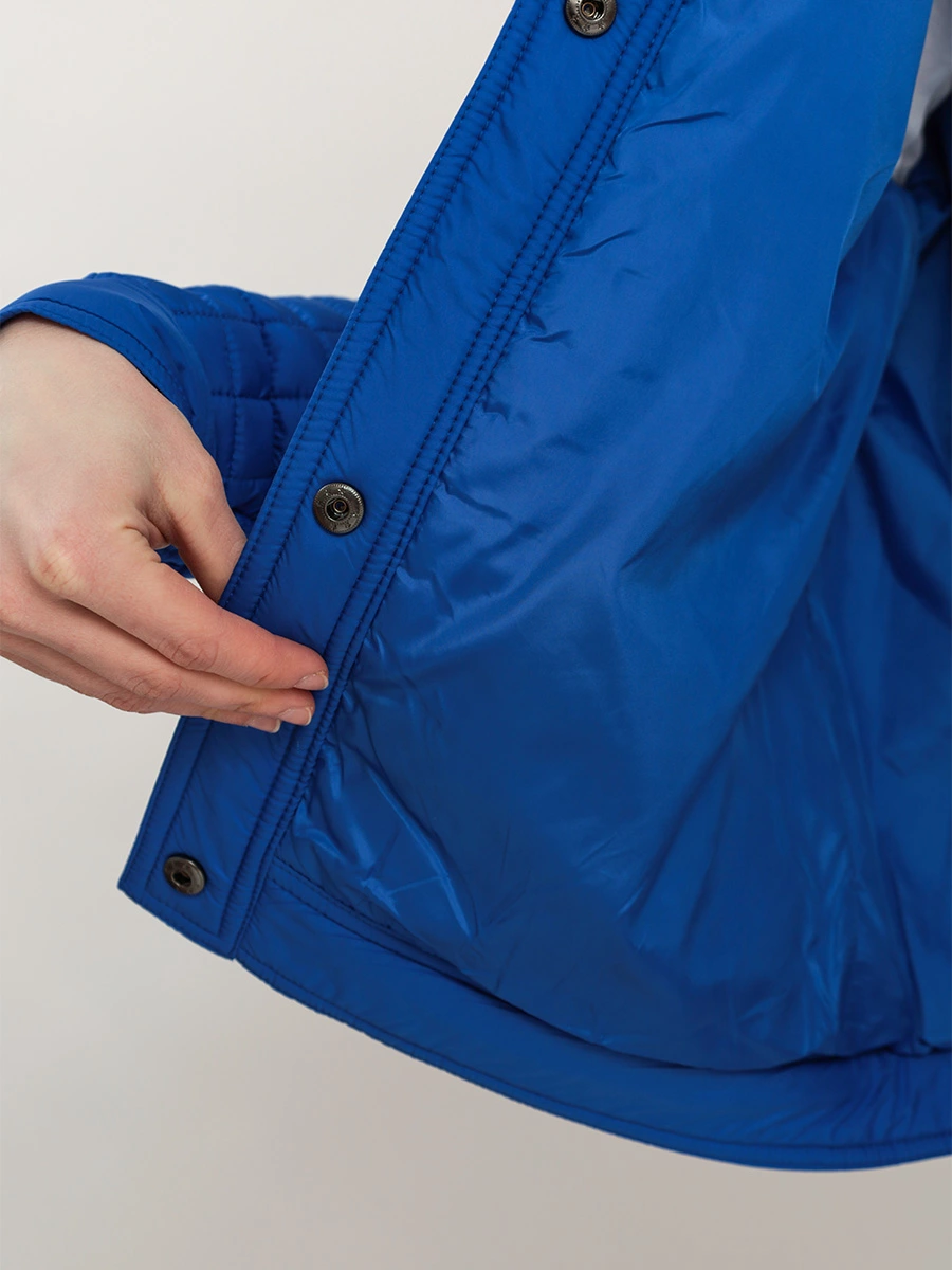 Куртка стеганая короткая синего цвета с легким утеплителем